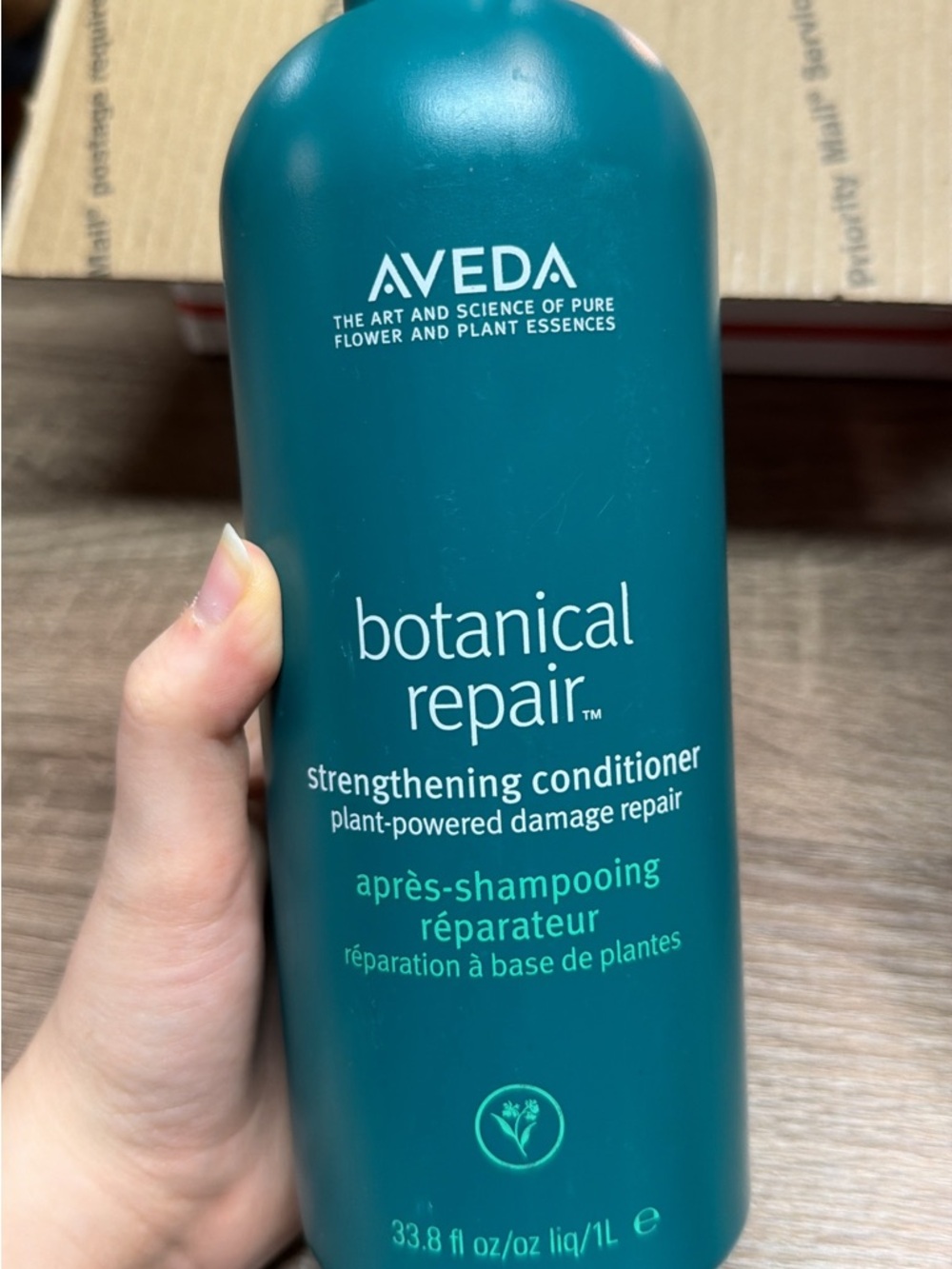 AVEDA botanical repair Strengthening Conditioner - 1 liter